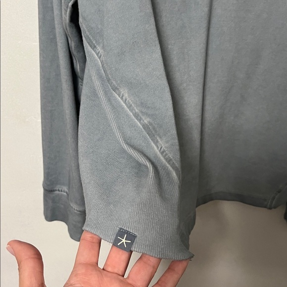 Barefoot Dreams Malibu Collection Lightweight Hoodie - Picture 3 of 5